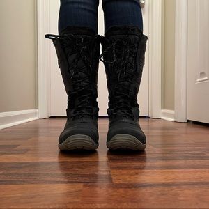 THE NORTH FACE QUILTED GOOSEDOWN LACE BOOTS Size 9